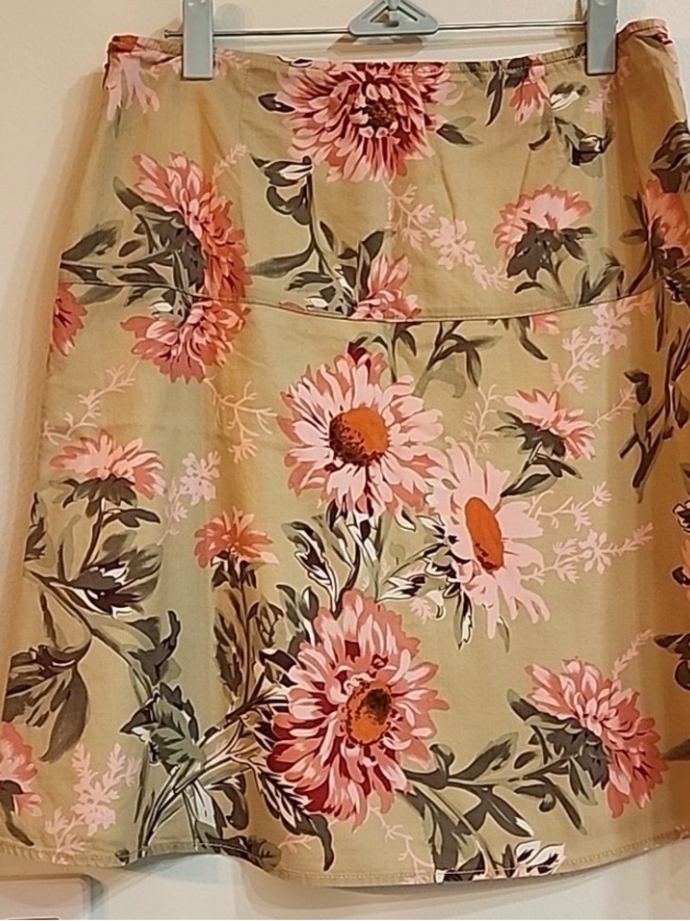 100% COTTON KNEE LENGTH TOMMY  HILFIGER  A LINE BEIGE FLORAL SKIRT